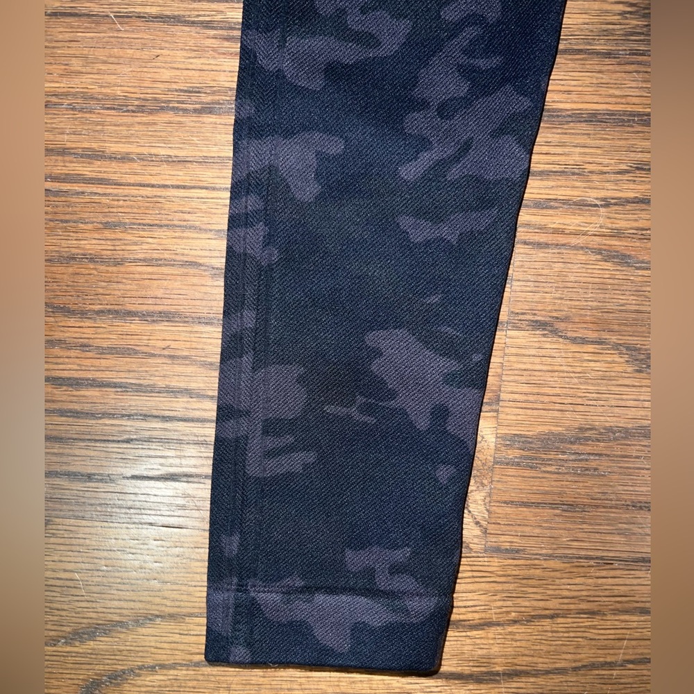 Spanx Look‎ at Me Now Camo Leggings - Picture 4 of 5